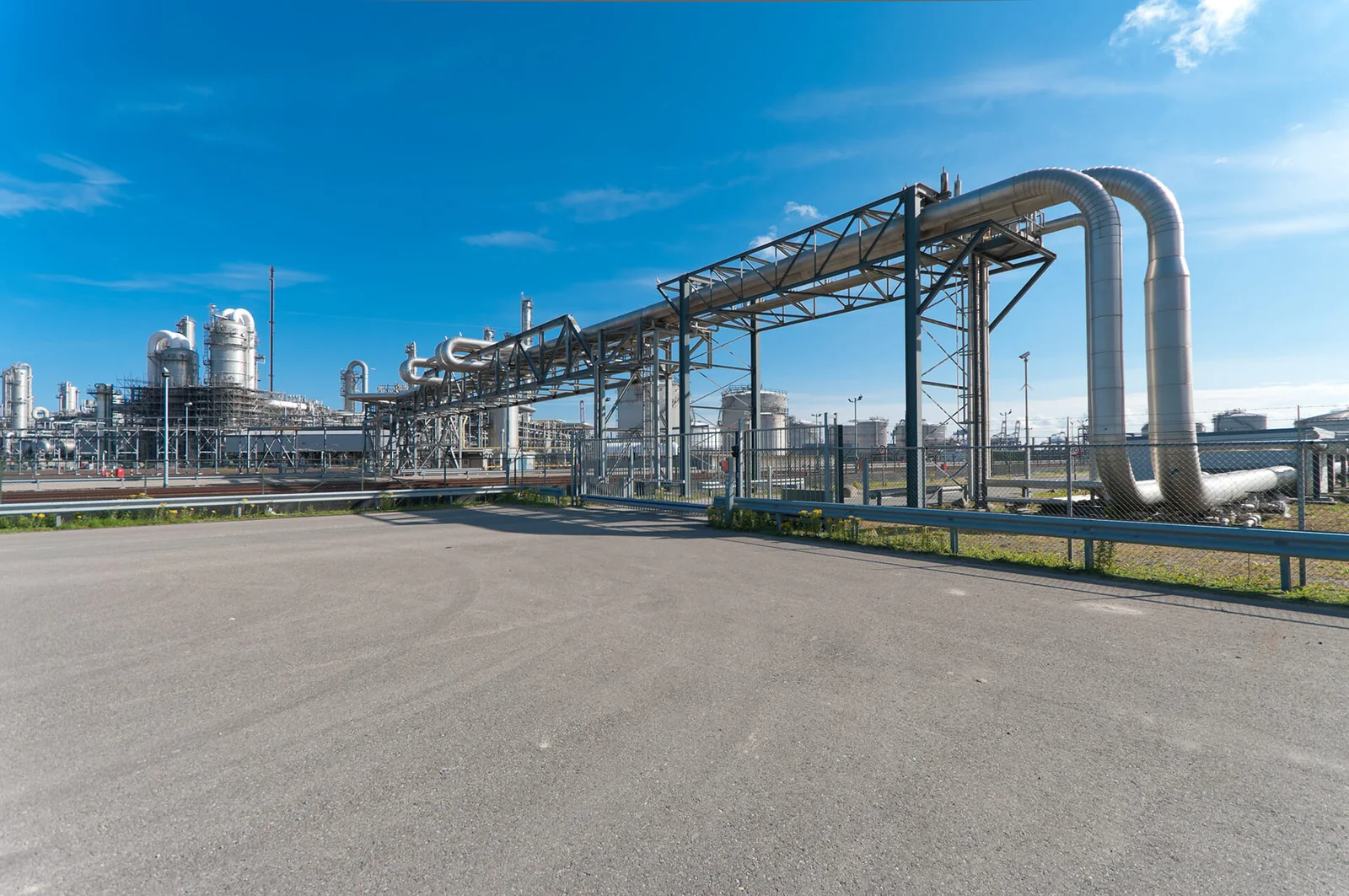 Industrial petrochemical plant pipework